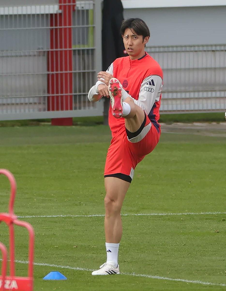 九游游戏-图片报：伊藤洋辉已恢复部分合练，但本周末德甲仍无法复出